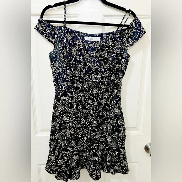 ZARA Vintage Black Floral Off Shoulder Dress Size small - Picture 3 of 6
